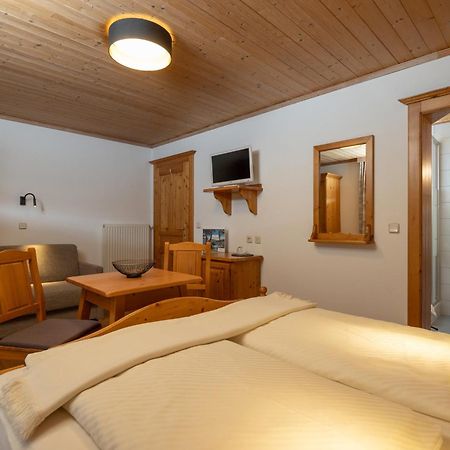 Hotel Moertbauerhof & Haus Fruehauf Seeboden Esterno foto